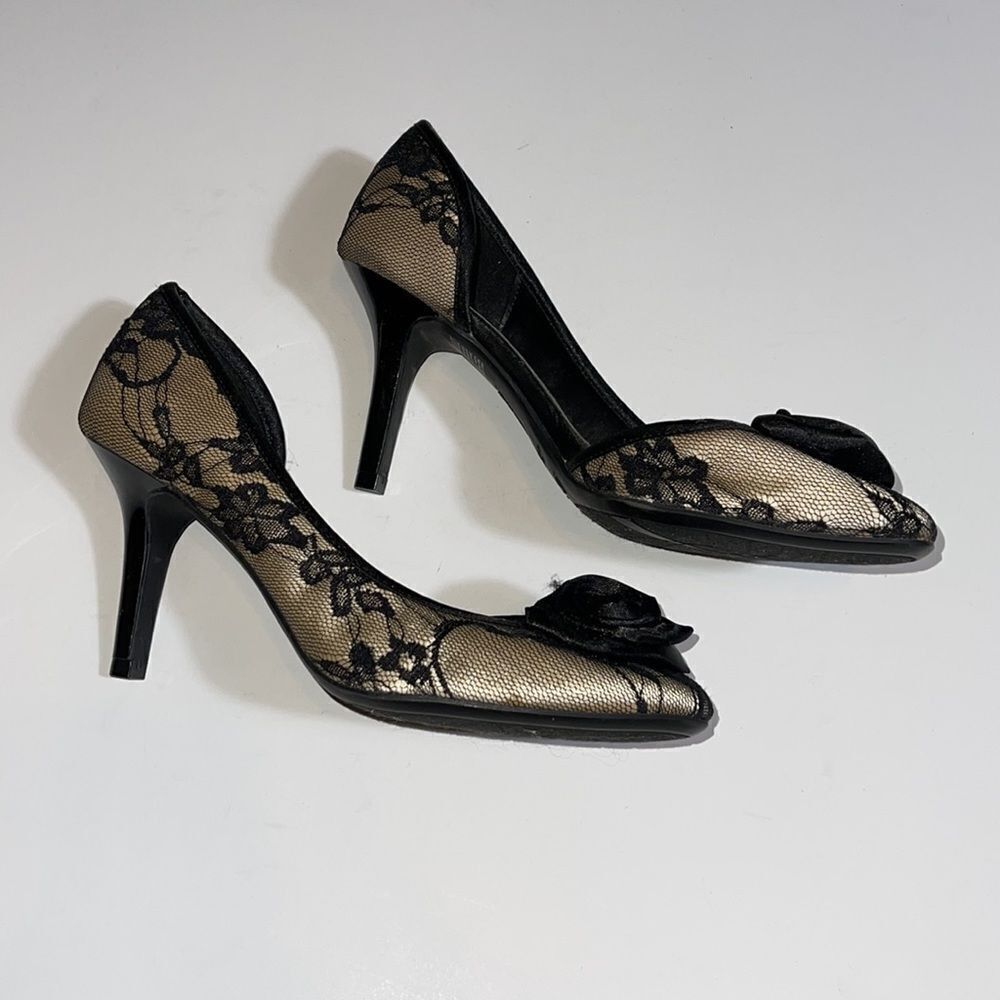 FIONI BLACK LACE HEELS SIZE 6